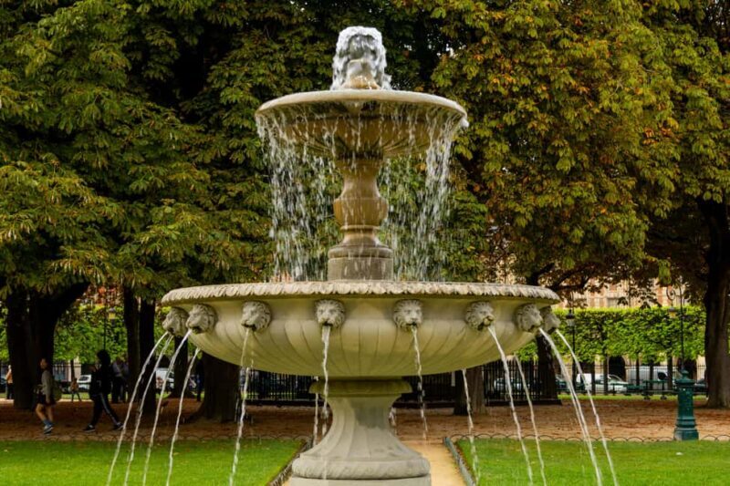Paris: Marais without crowds. Guided Tour. - The Sum Up