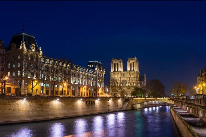 Paris Mona Lisa Quest: Self-Guided Murder Mystery Game - Key Points