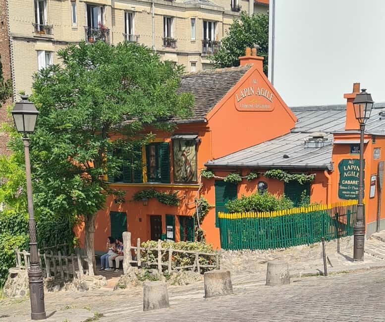 Paris: Montmartre Drawing tour with a local artist - Exploring Montmartre Through Art: A Drawing Tour with a Local Artist