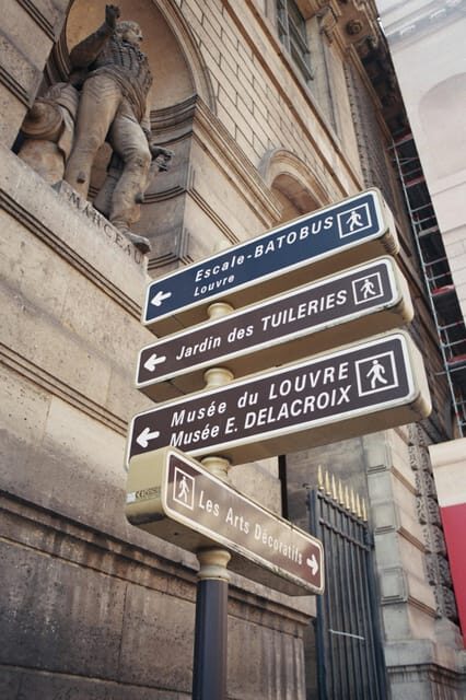 Paris: Montmartre Guided Tour at Night -Limited Tour Series - FAQs about the Montmartre Night Tour