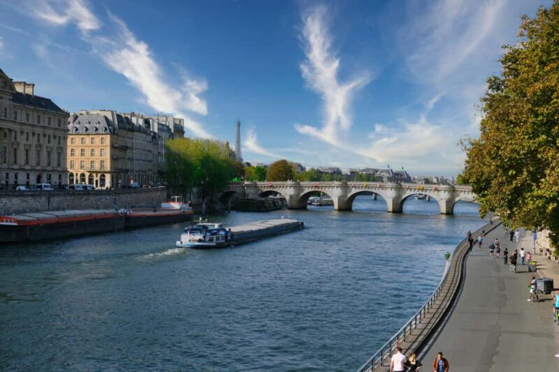 Paris: Montmartre Guided Walking Tour and Seine River Cruise - Who Should Consider This Tour?