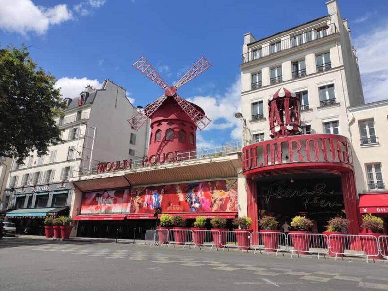 Paris : Montmartre highlights walking tour - Key Points