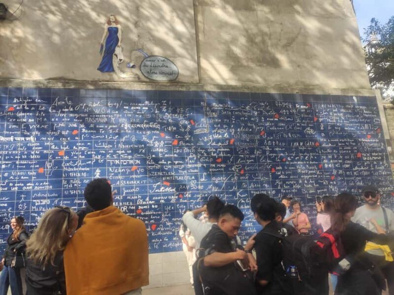 Paris : Montmartre highlights walking tour - Authentic Insights from Past Participants
