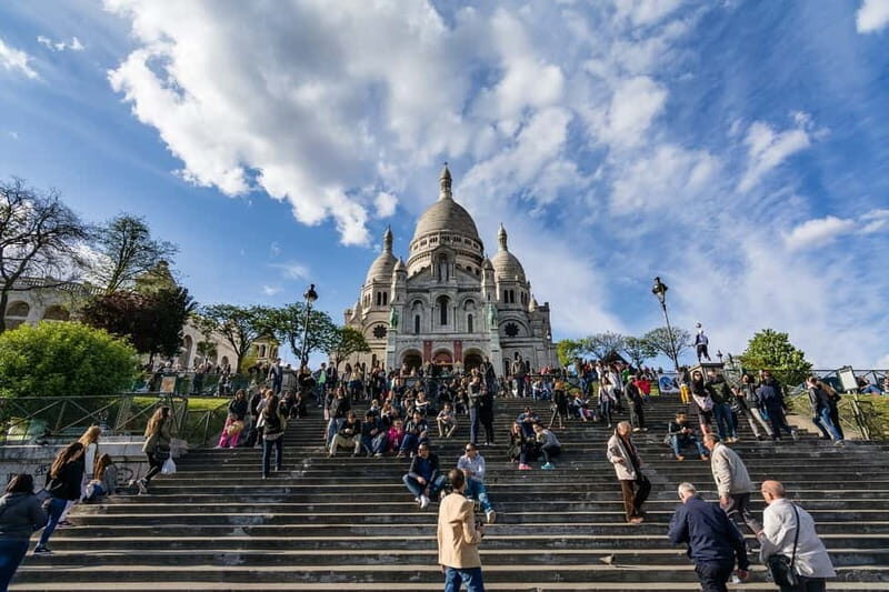 Paris: Montmartre Highlights Walking Tour with a Local Guide - Exploring Montmartre in Depth: What You Can Expect