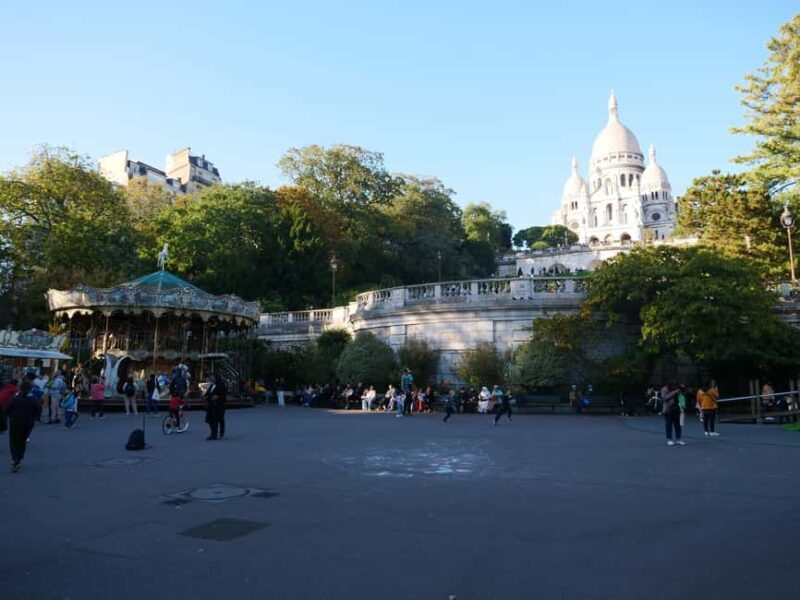 Paris: Montmartre Must-See Walking Tour with a Local Guide - The Itinerary in Detail