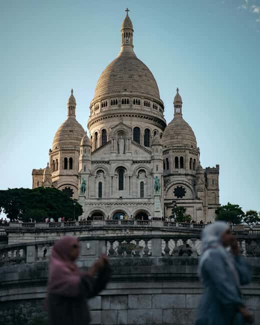 Paris: Montmartre & Sacré-Cur Highlights Walking Tour - Key Points