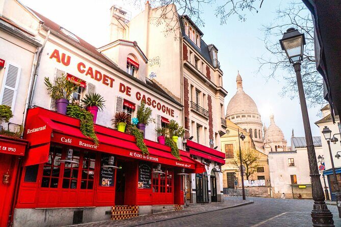 Paris - Montmartre Small Group Walking Tour with a True Local - A Detailed Look at the Montmartre Walking Tour