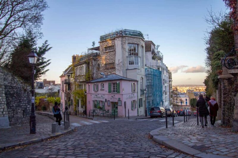 Paris: Montmartre Walking Tour with Parisian Drink Tasting - A Detailed Look at the Montmartre Walking Tour