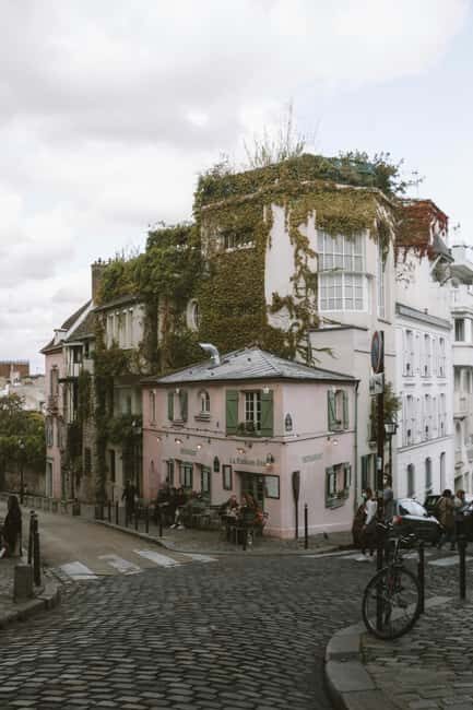 Paris: Montmartre Walking Tour with Sacré-Cur Basilica - Key Points