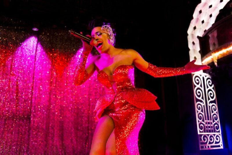 Paris: New Year's Eve 31/12 Dinner and Cabaret Show - FAQ