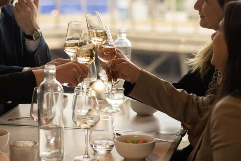 Paris: New Year's Lunch on the 1st floor of the Eiffel Tower - FAQs