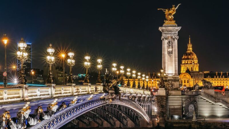 Paris: Night River Cruise On The Seine With Waffle Tasting - Discover Paris by Night: Seine River Cruise & Waffle Tasting