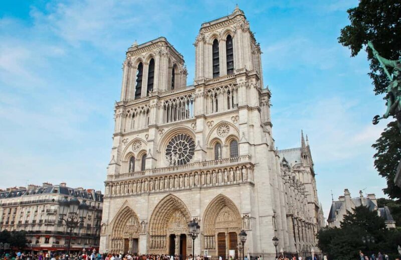 Paris: Notre Dame Audio Tour with Crypt Ticket - Discover Notre Dame: An Audio Tour with Crypt Ticket