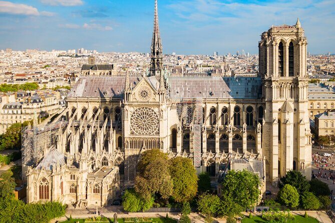 Paris Notre Dame Cathedral & lle de la Cite Walking Tour - Ending at Pont Neuf: A Parisian Icon