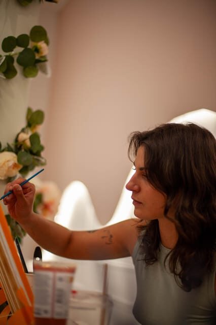 Paris : Painting experience in an art cafe - The Value of a Creative Break