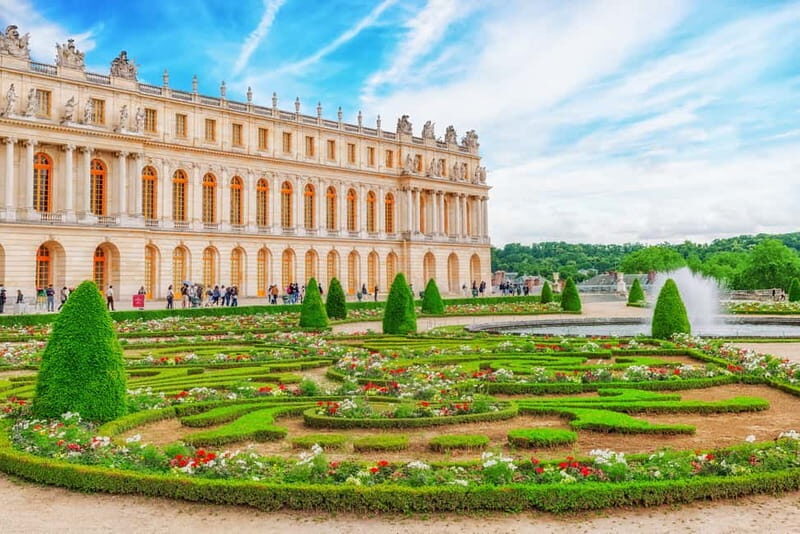 Paris: Palace of Versailles Guided Tour with Bus Transfers - A Closer Look at the Tour Experience