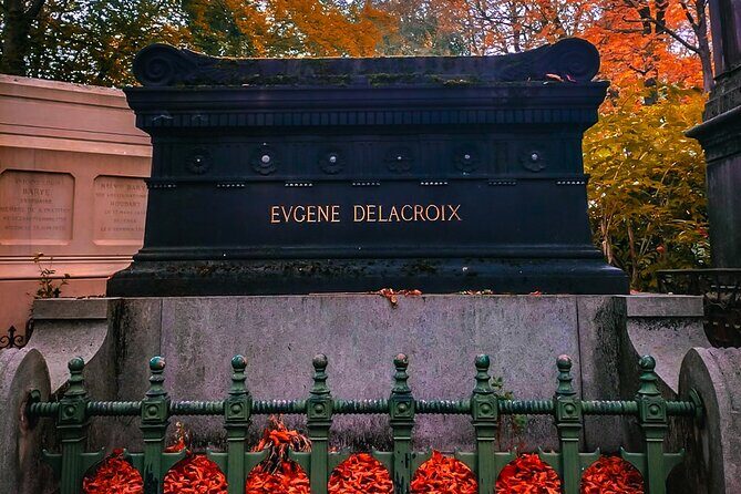 Paris Pere Lachaise Cemetery Small Group Guided Tour - What Makes This Tour Stand Out?