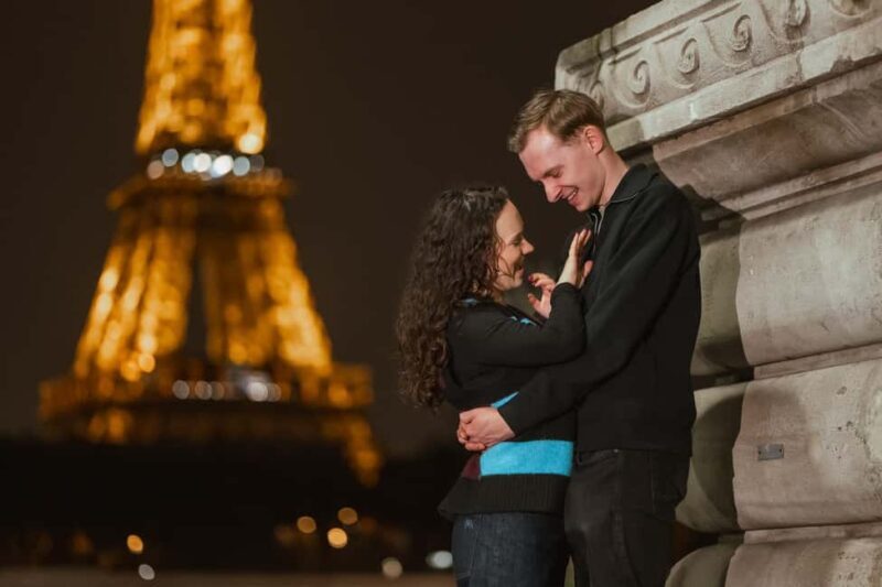 Paris photographer 1 hour near the Eiffel Tower or in Paris - A Closer Look at This Paris Photography Experience