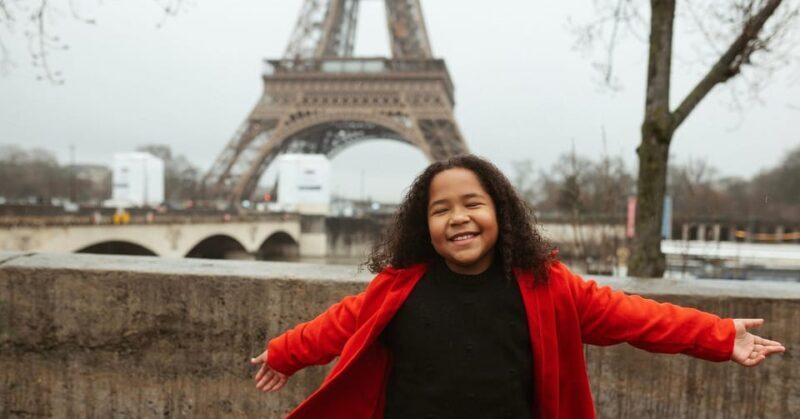 Paris: Photoshoot at the Eiffel Tower / Arc de Triomphe - The Sum Up