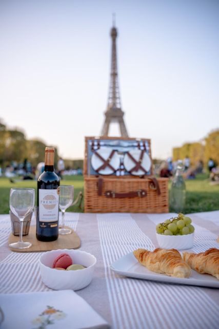 Paris: Picnic experience in front of the Eiffel Tower - FAQ