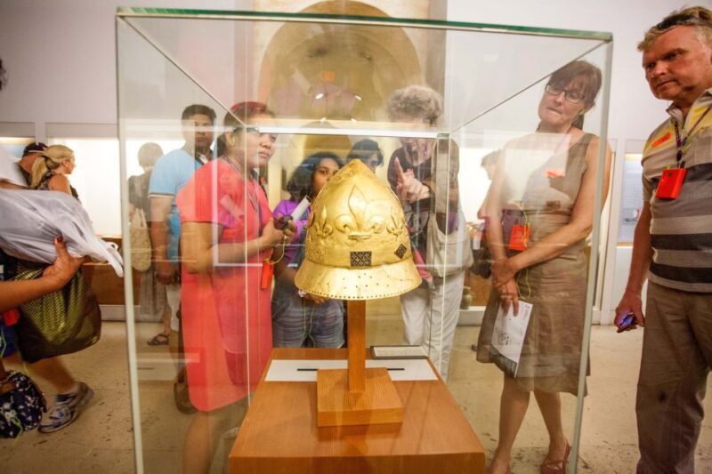 Paris: Priority Access, Guided Louvre Museum Tour w/ Expert - Who Should Consider This Tour?