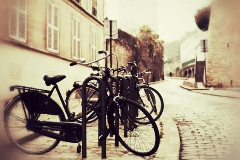 Paris : Private Bike Tour With A Guide - Key Points