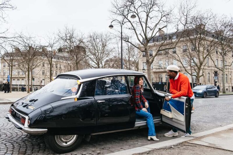 Paris: Private Guided City Tour in a Traction Avant or DS 21 - The Charm of Vintage Transportation