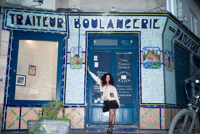 Paris: Private Marais District Photoshoot Plus 1 Polaroid - Key Points