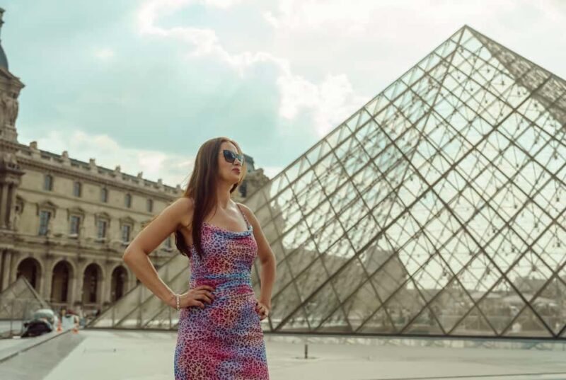 Paris: Private Photoshoot Outside the Louvre Museum - In-Depth Review of the Experience