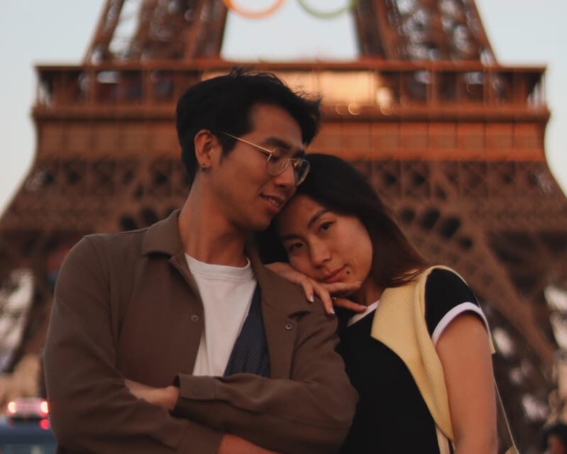 Paris: Private photoshoot with a Professional - A Deep Dive into the Eiffel Tower Photoshoot Experience