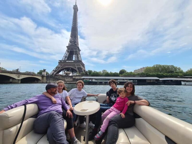 Paris: Private pontoon boat cruise on the Seine - Who Will Love This Experience?