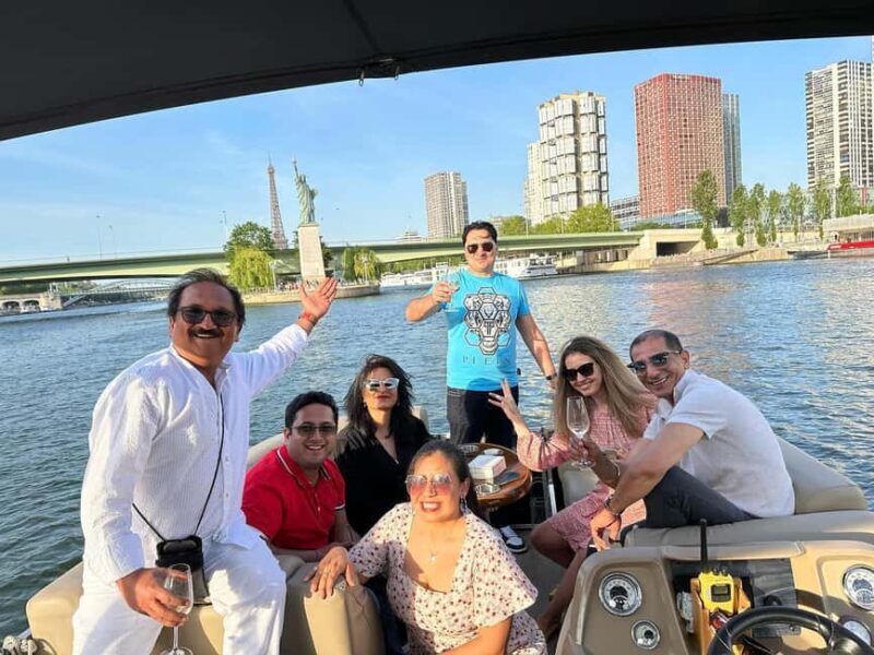 Paris: Private Seine River Cruise - The Experience: Navigating the Seine in Style