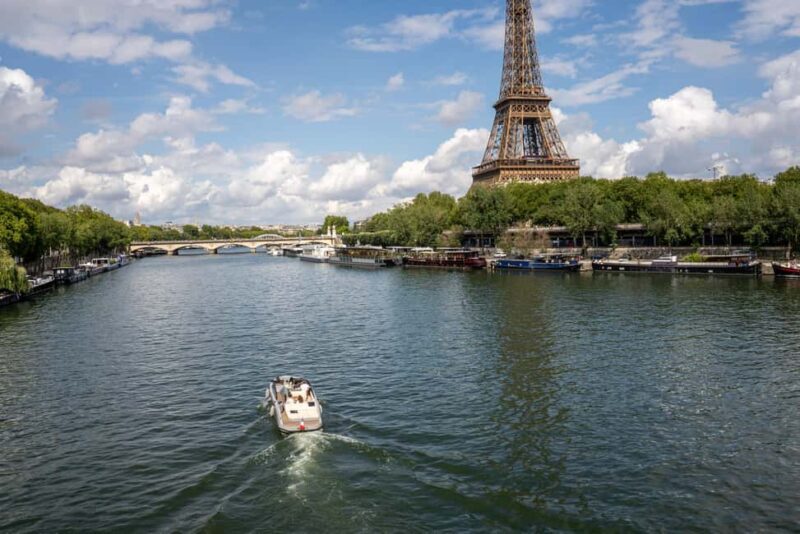 Paris: Private Seine River Cruise with Paris Seine - Key Points