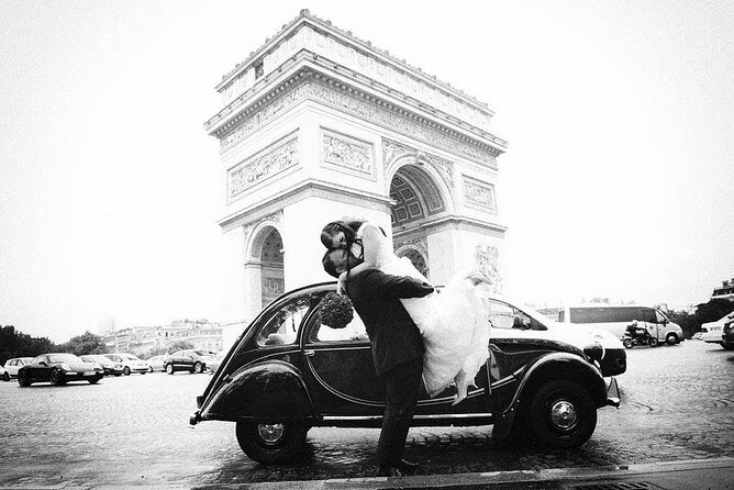 Paris Private Tour: Romantic Tour in a 2CV - Authentic Experiences and Authenticity
