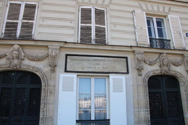 Paris: Private Walking Tour with Notre Dame Medal - Experience a Personal Walk Through Paris’s Heart