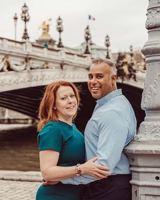 Paris: Professional photoshoot at Alexander III bridge - Exploring the Experience