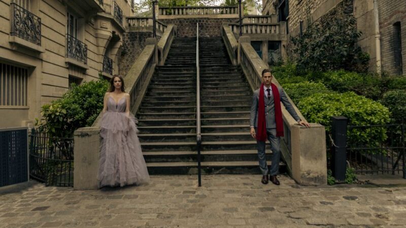 Paris: Professional Photoshoot with 300+ Photos + 1 present - Practical Details and Considerations