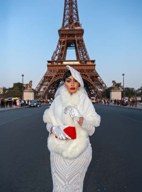 Paris: Professional Photoshoot with 300+ Photos + 1 present - Final Summary