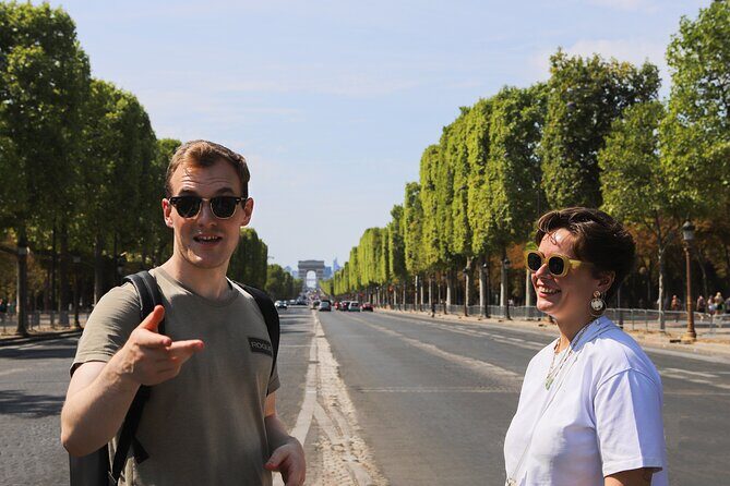 Paris Revolutionary Walking Tour: Iconic French Sights & Stories - Engaging First Impressions