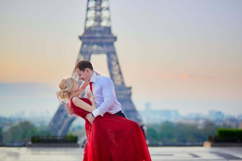 Paris: Romantic Couple Photoshoot (with flower bouquet!) - Value and Overall Impression
