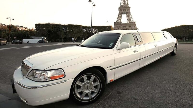 Paris: Romantic Limousine Tour - Key Points