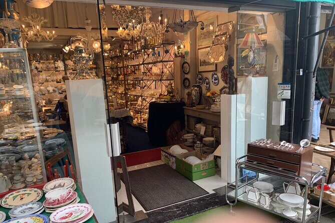 Paris: Saint Ouen Flea Market Guided Tour with Local Guide - Detailed Breakdown of the Itinerary
