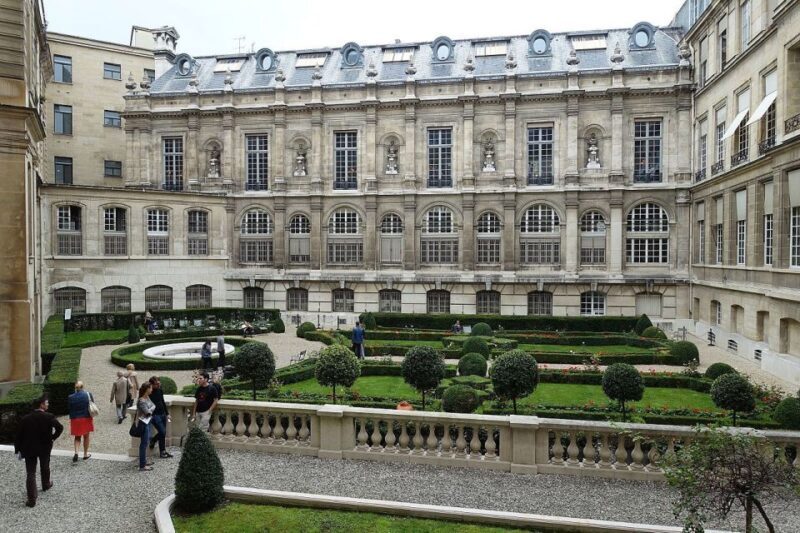 Paris Secret Gardens 1.30 hour long Walking Tour - Why This Tour Is a Good Value