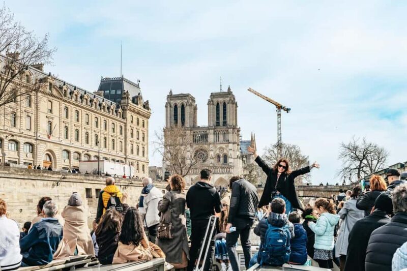 Paris: Seine Cruise and Macaron Tasting by the Eiffel Tower - FAQ