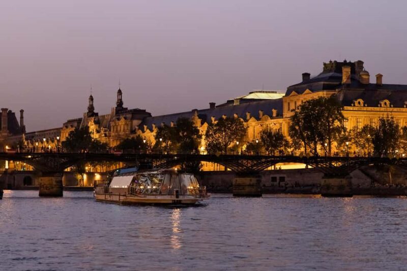 Paris: Seine Cruise in Paris with 5-Course Christmas Dinner - Key Points
