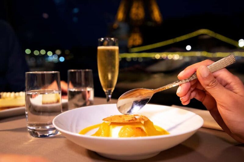 Paris: Seine Cruise in Paris with 5-Course Christmas Dinner - A Closer Look at the Experience