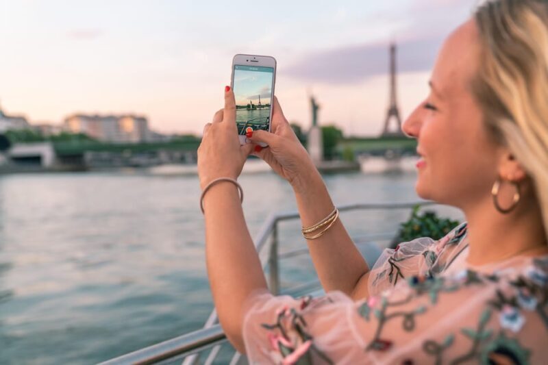 Paris: Seine River Sightseeing Cruise by Bateaux Mouches - Paris: Seine River Sightseeing Cruise by Bateaux Mouches