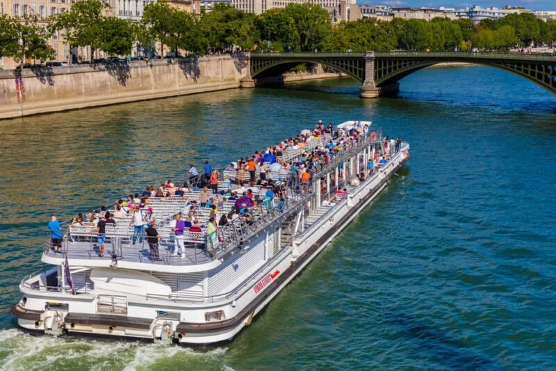 Paris: Seine River Sightseeing Cruise by Bateaux Mouches - The Itinerary and Sights