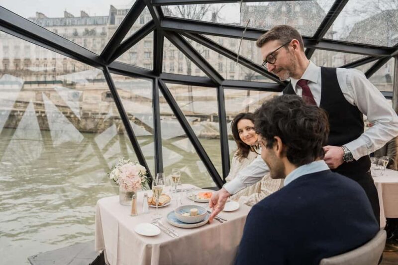 Paris: Sightseeing Cruise on the Seine with 3-Course Lunch - Key Points
