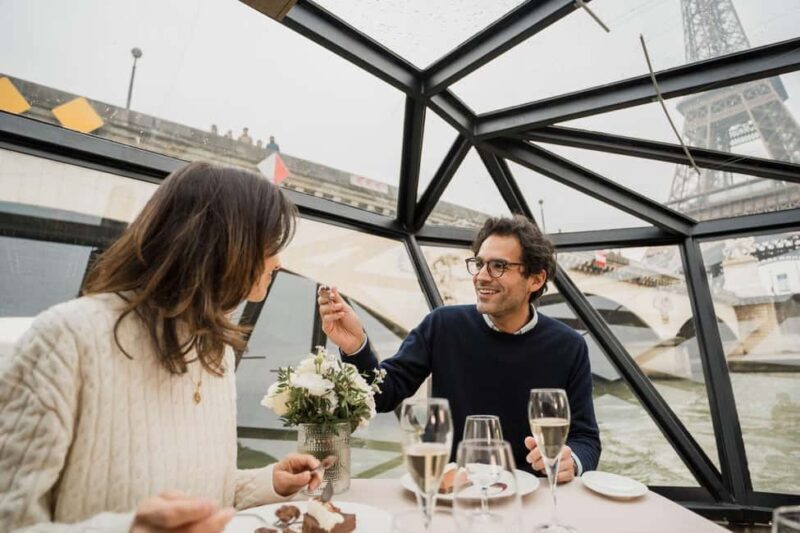 Paris: Sightseeing Cruise on the Seine with 3-Course Lunch - Who should consider this tour?
